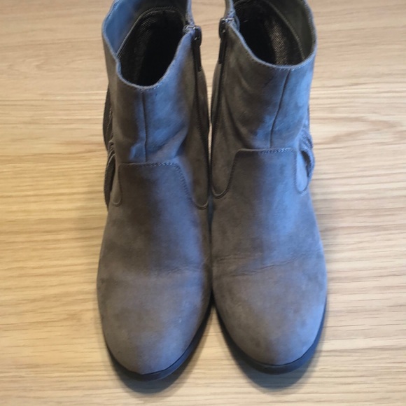 Madden Girl fringe heeled booties. - Picture 6 of 10